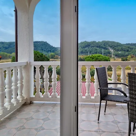 Zora-4 By Interhome Lägenhet Lopar