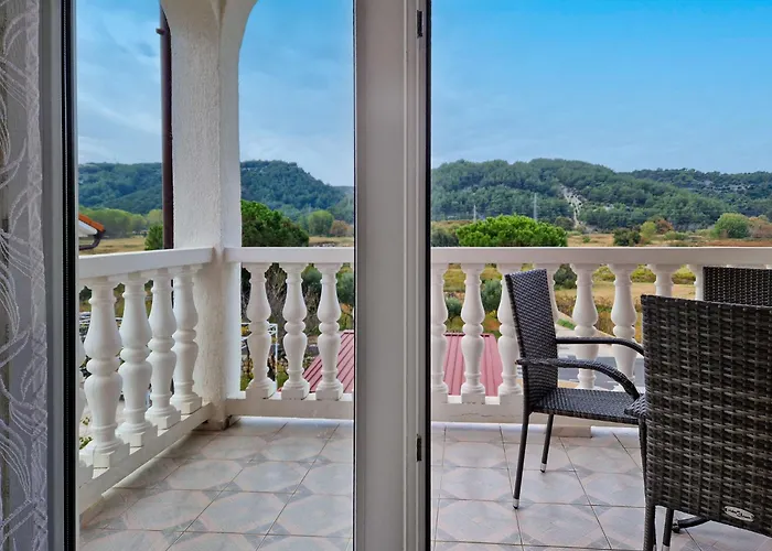 Zora-4 By Interhome Apartament Lopar